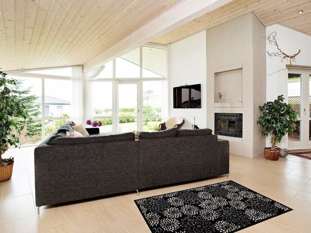 Отель Modern Holiday Home in Slagelse With Sea Nearby, фото 2