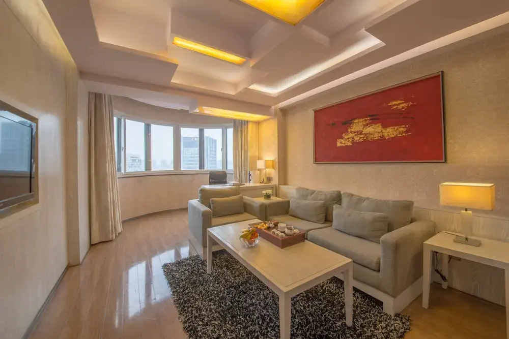 Double Suite (full double bed)