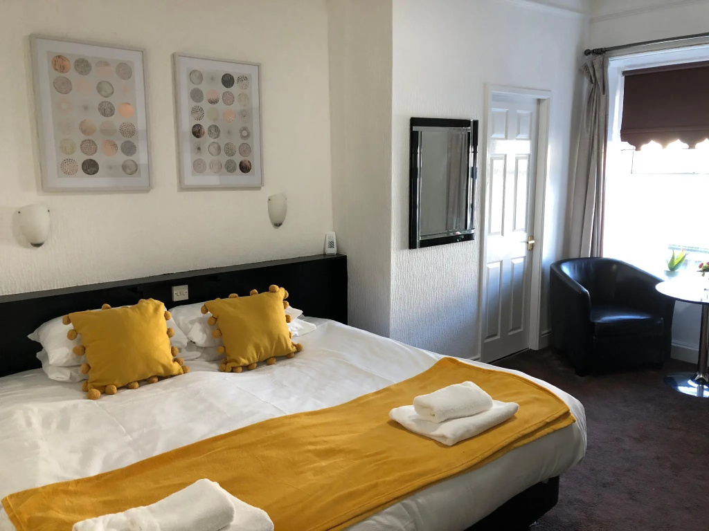 Standard Double room (full double bed)
