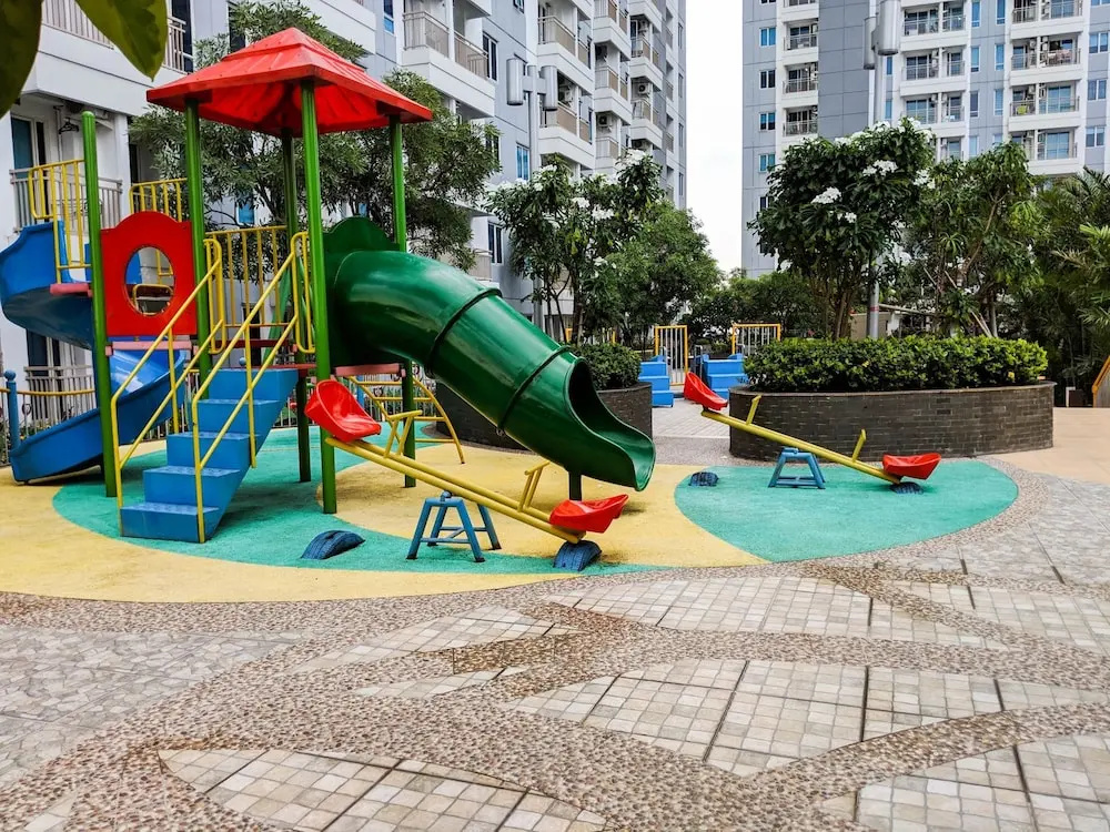 Strategic Studio Apartment at Orchard Mansion Supermall By Travelio