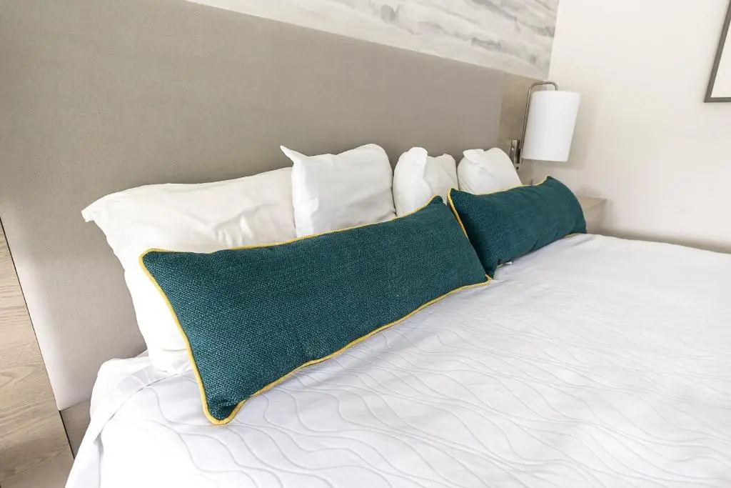 Deluxe Double room (full double bed)