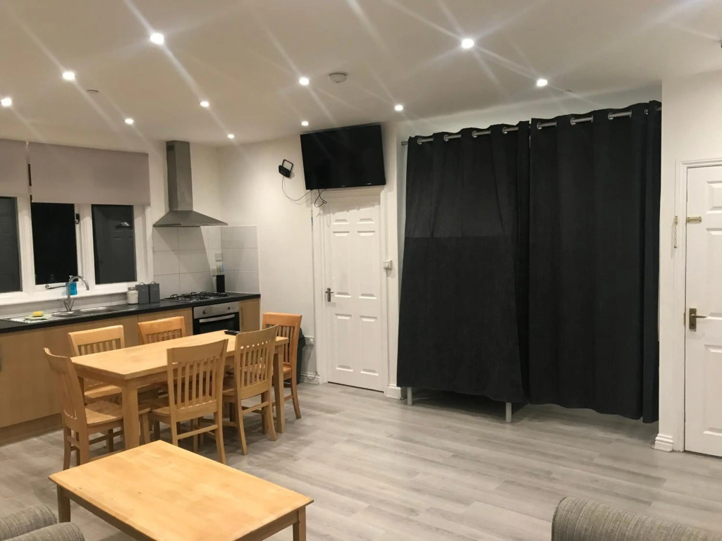 Spacious Entire Two Double Bedrooms Flat, N 3