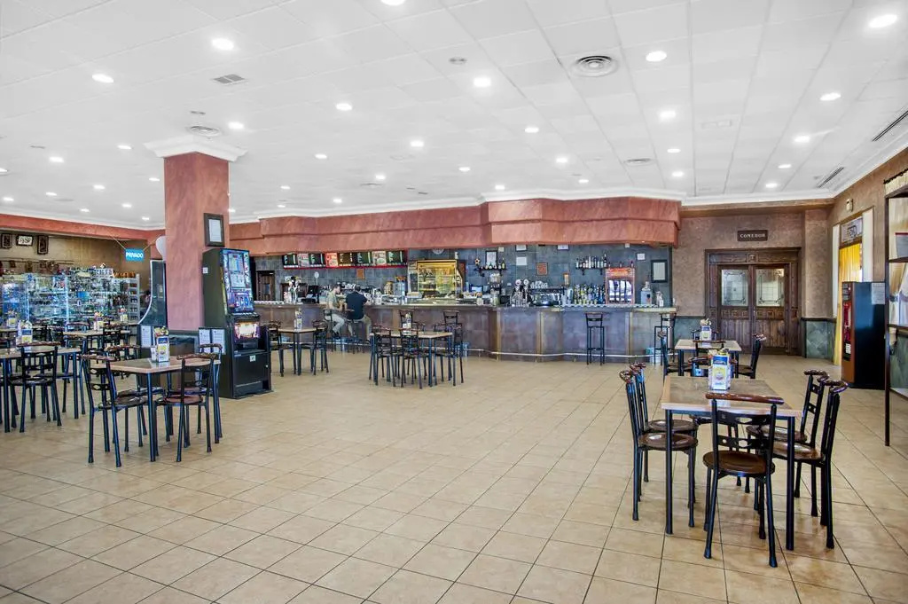 Food & Beverage