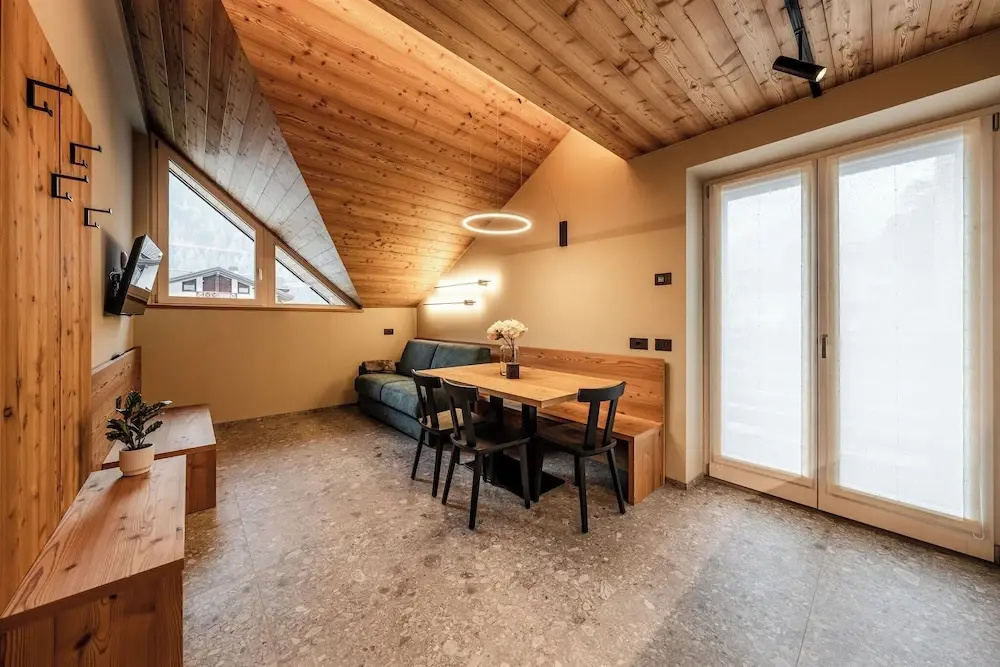 Apartment with mountain view