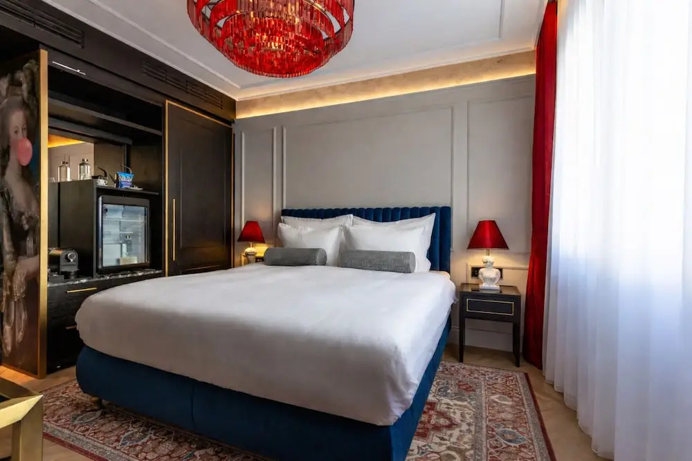 Comfort room