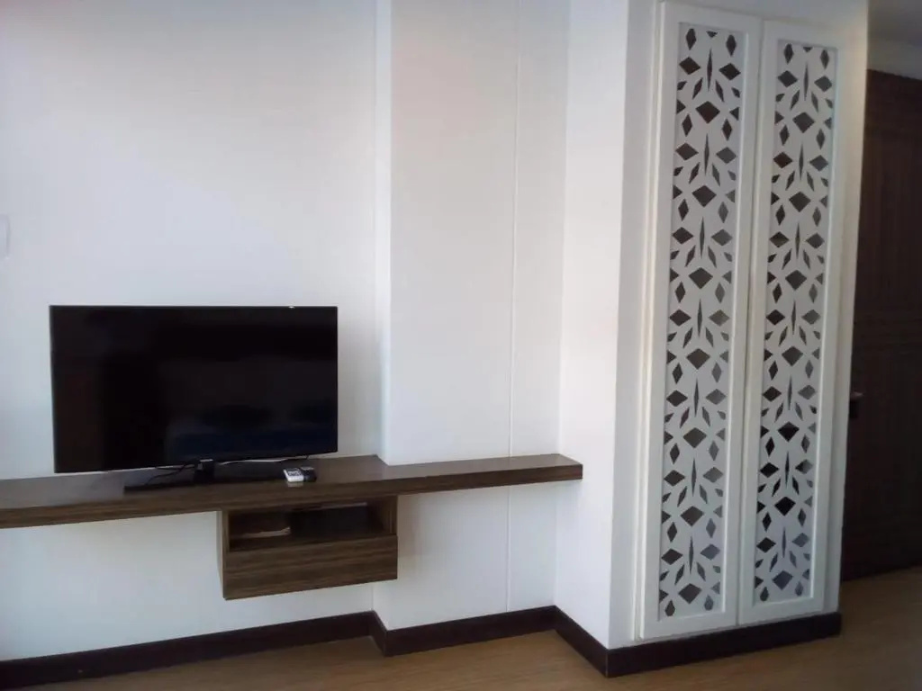 Deluxe Double room (full double bed)