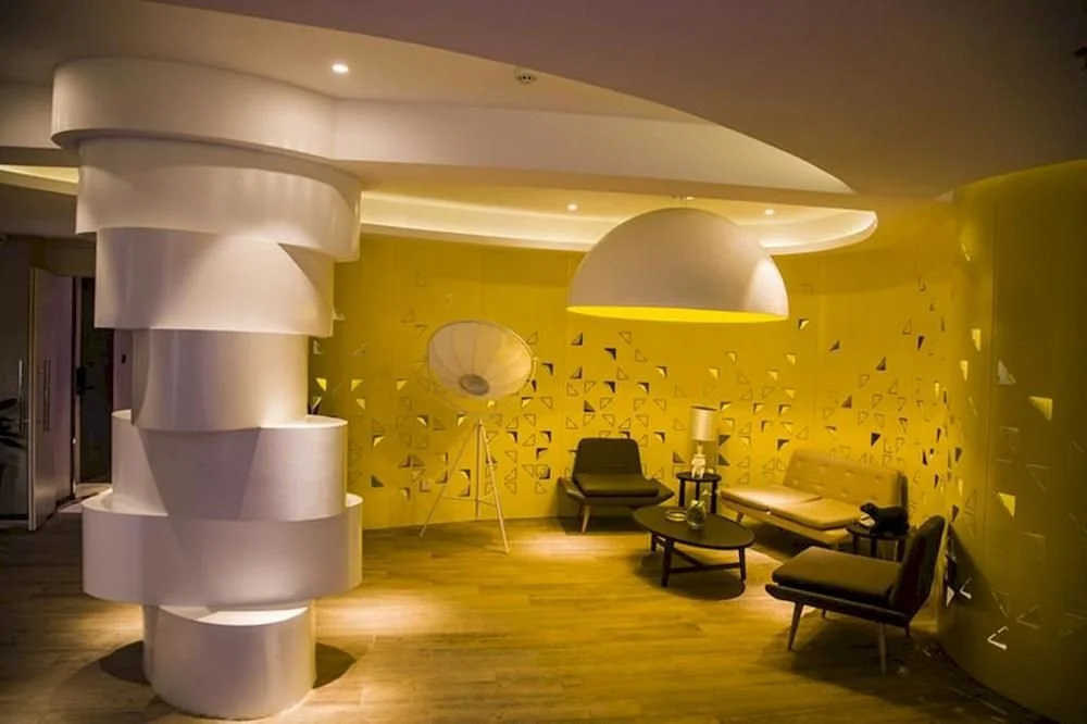 Lobby & Reception