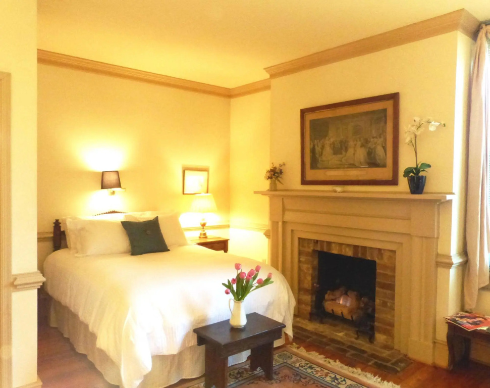 Maple Hall Inn & Restaurant 1850