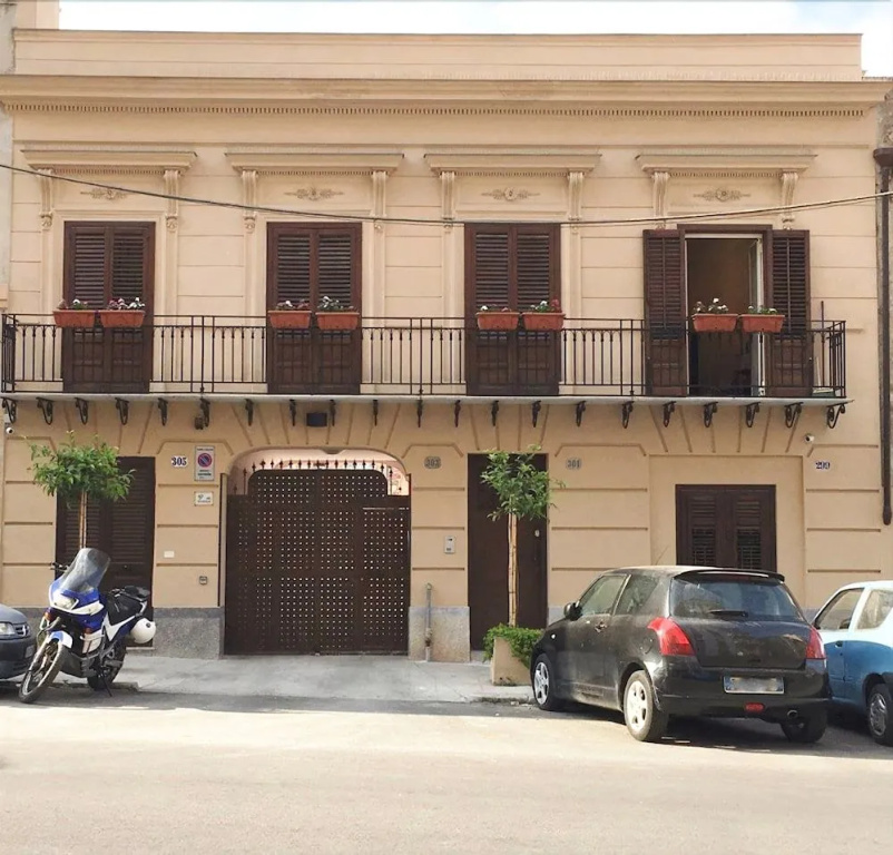 301B&B
