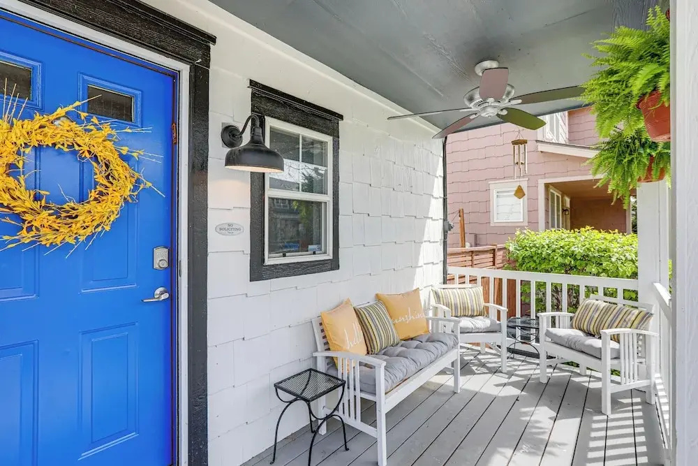'southern Comfort at the Blue Door' in Sloan Lake