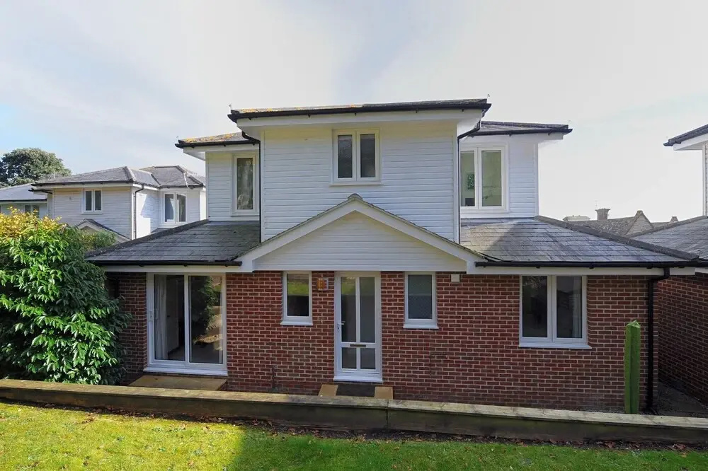 4 Coram Court