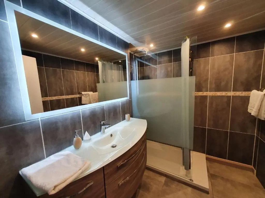 Voir la photo 2 — Appartement VUE MER avec parking gratuit sur place