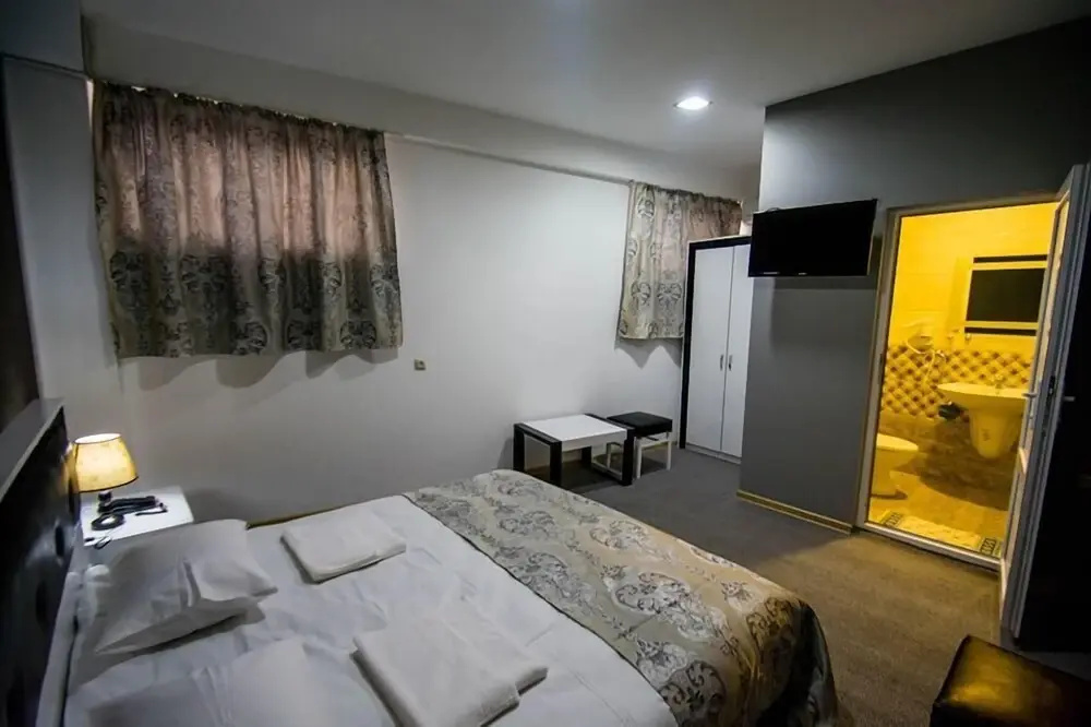 Economy room