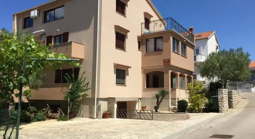 Borik Hills