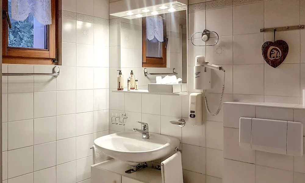 標準的四格亞特式房間,帶有山景