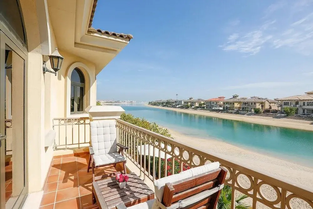 Beach & Waterfront