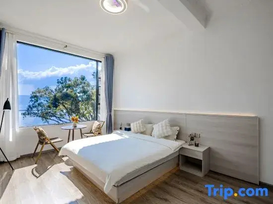 Standard room with lake view