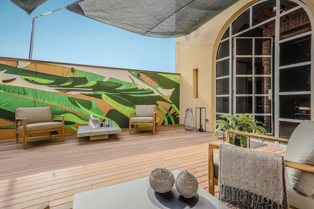 Deluxe Apartment