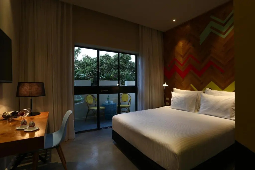Superior Double room with balcony (full double bed)