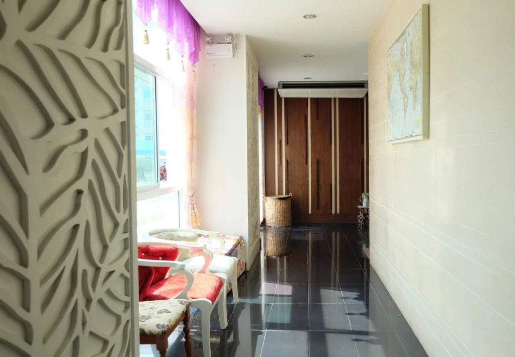 Lobby & Reception