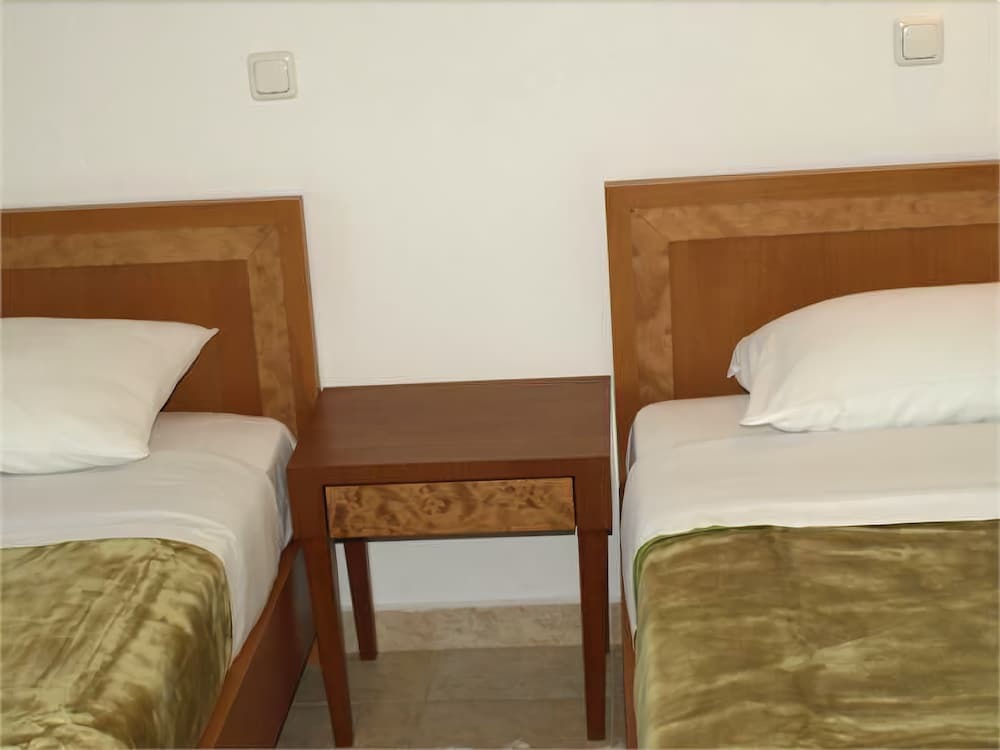 Aristea Hotel 3 *