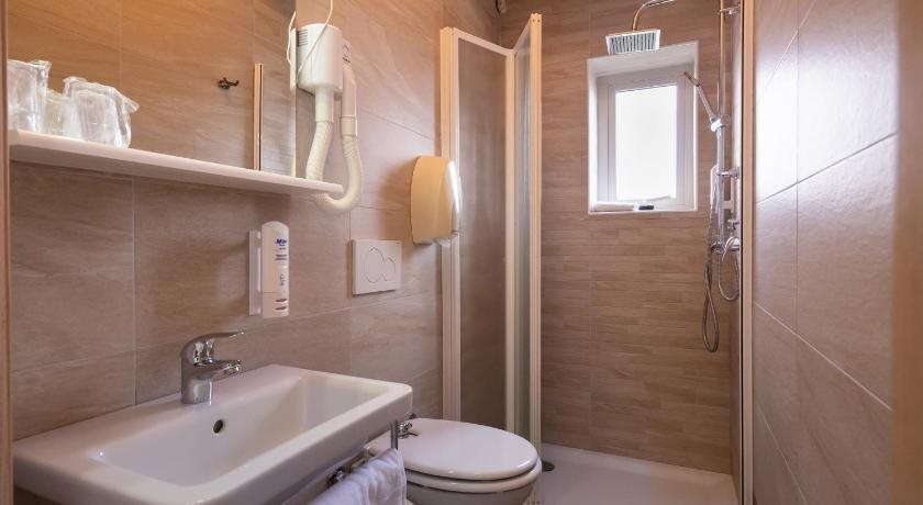 gallery_image_hidden_11