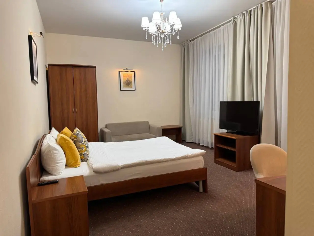 Standard Double room (full double bed)