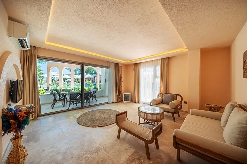 2 Bedrooms Suite with balcony and with view