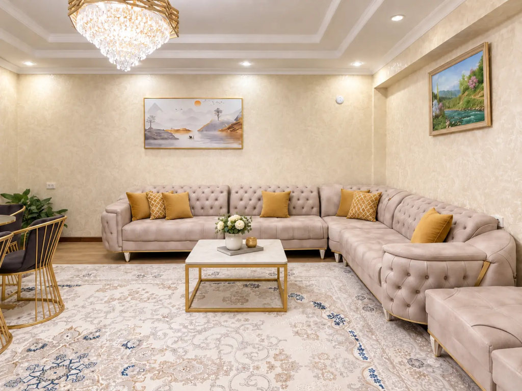 4h Komnatnaya v Tsentre Goroda Flat