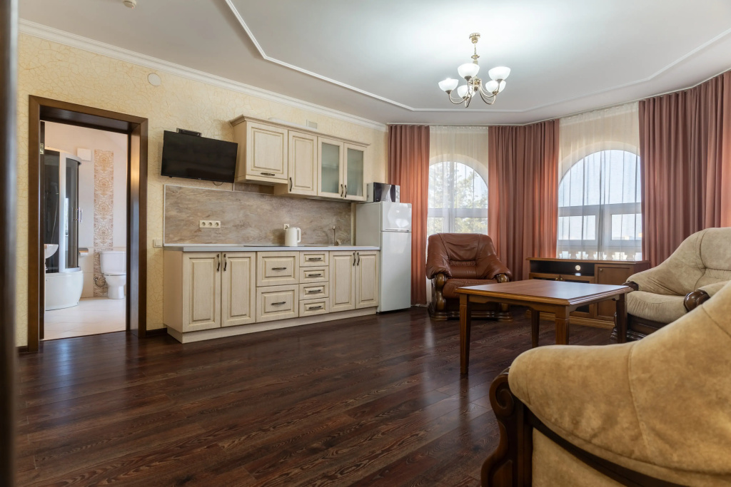 2-room Premium Double Suite (full double bed)