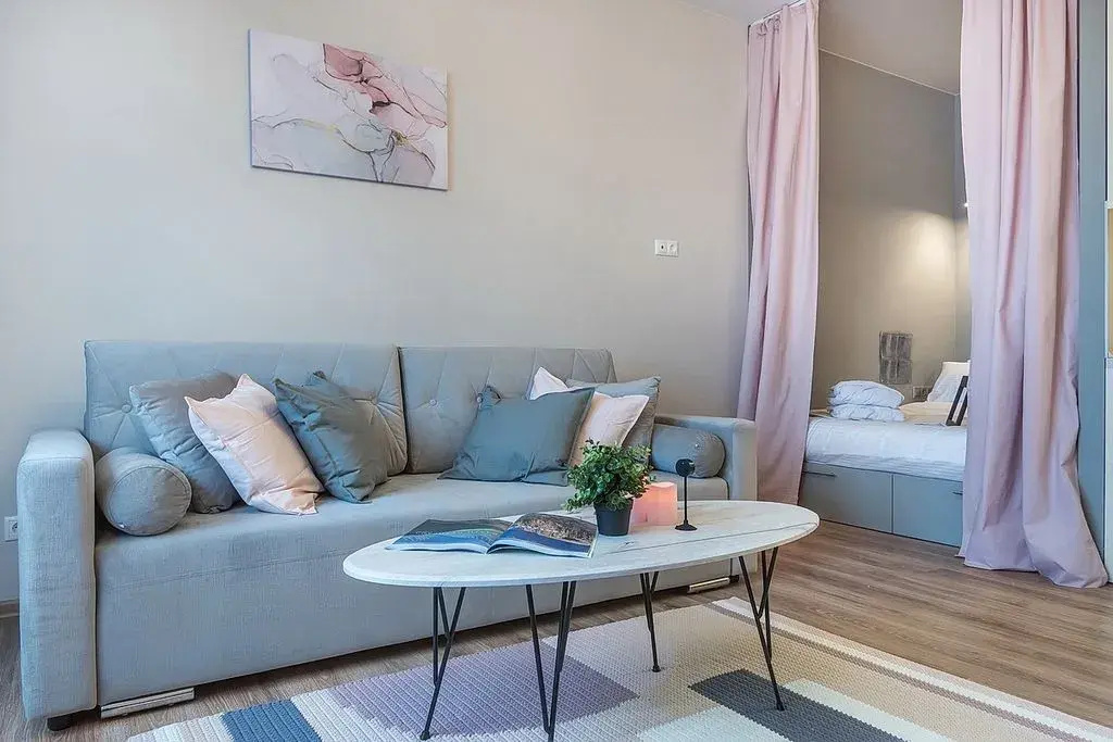 Отель Апартаменты SKY INN Color Pink в Новоивановское