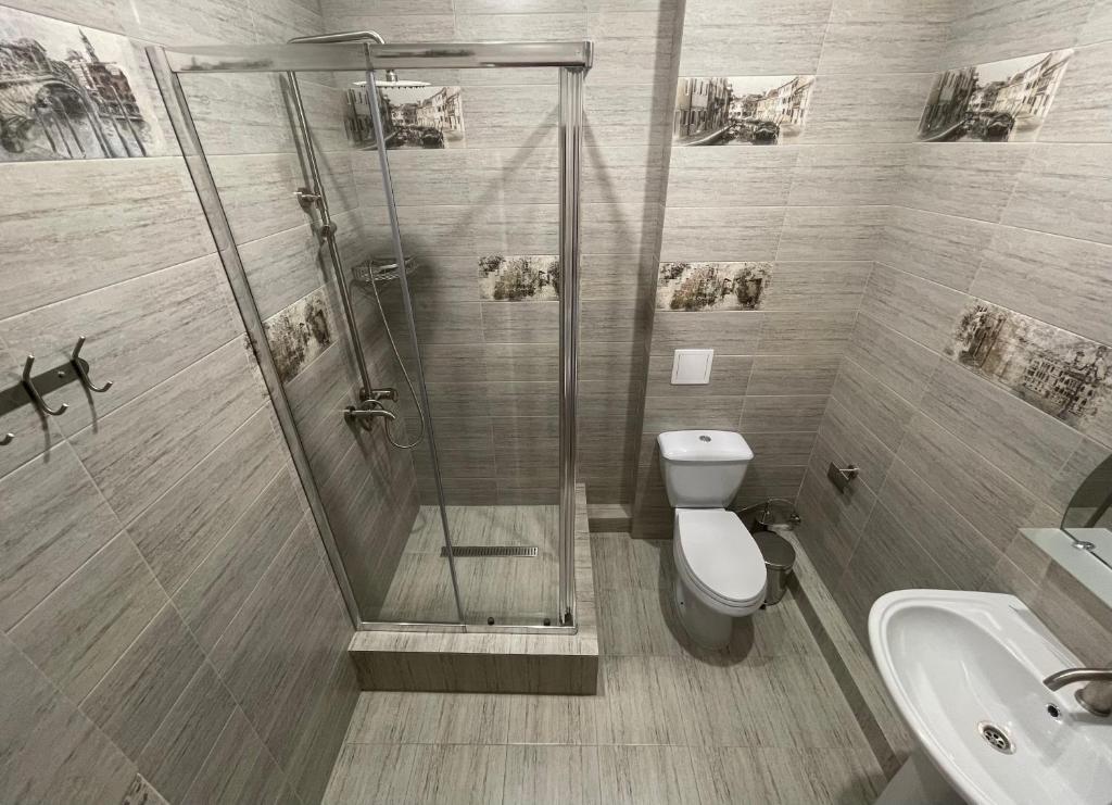 Шестиместный семейный люкс с балконом и с красивым видом из окна в Elegant hotel resort