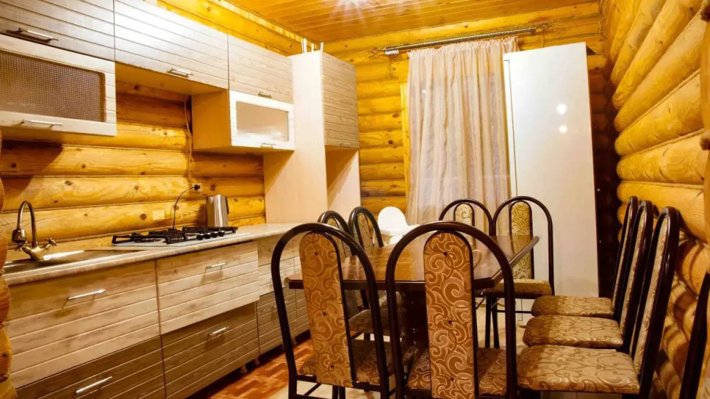 Шестиместный коттедж с 4 комнатами с балконом в Forest Arkhyz