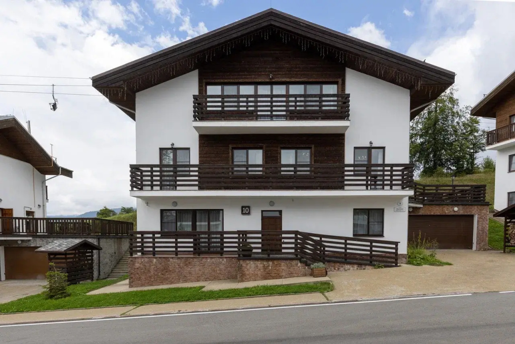 No.10 Chalet with balcony and with mountain view