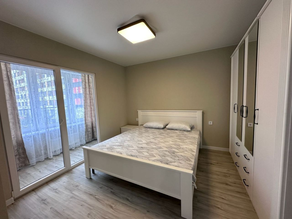 2 Bedrooms Apartment with balcony and with courtyard view