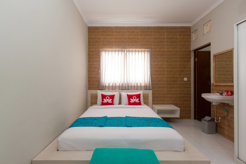 ZEN Rooms Nusa Dua Fiesta Hotel