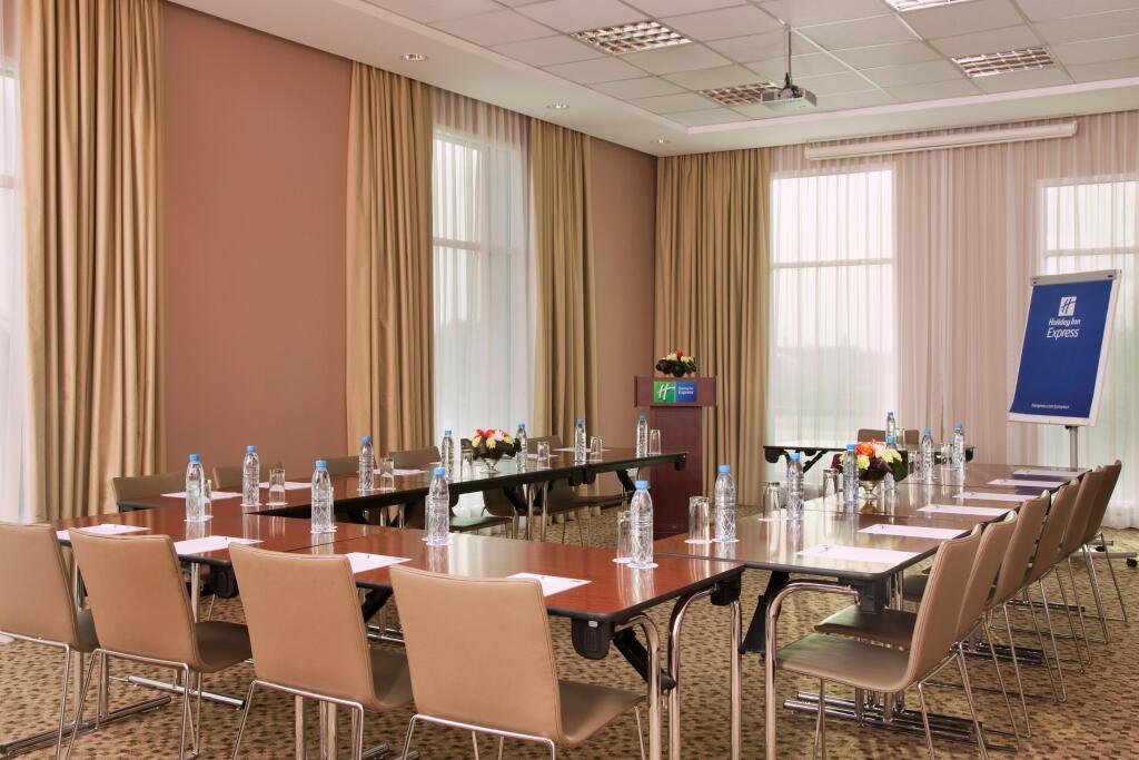 Holiday Inn Express Dubai - Jumeirah by null