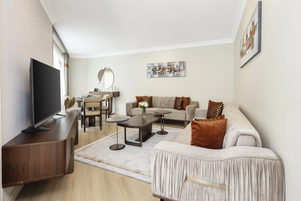 3 Bedrooms Deluxe Corner Apartment