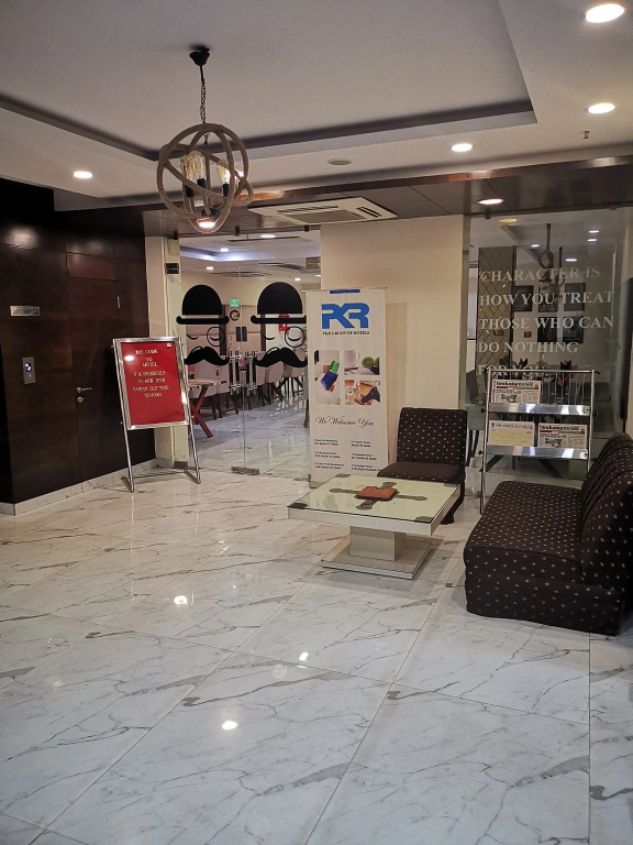 Lobby & Reception