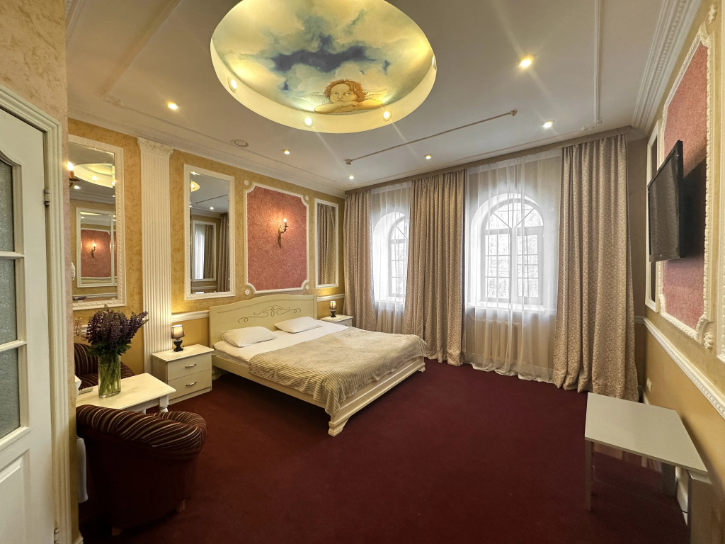 Superior Double room (full double bed)