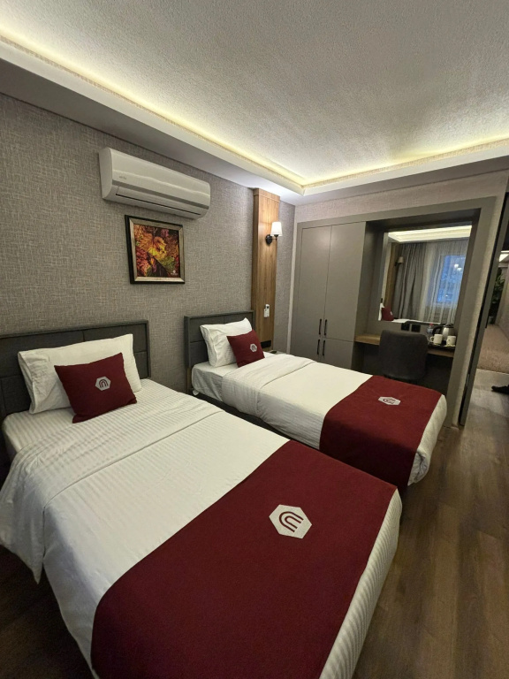 Standard Double room with view (twin beds)