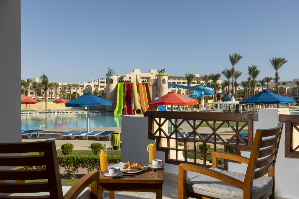 Royal Lagoons Resort & Aqua Park Families and Couples ONLY — фото