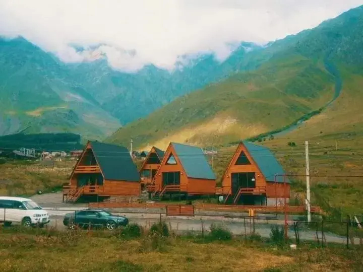 Private house cottage kazbegi compass 1