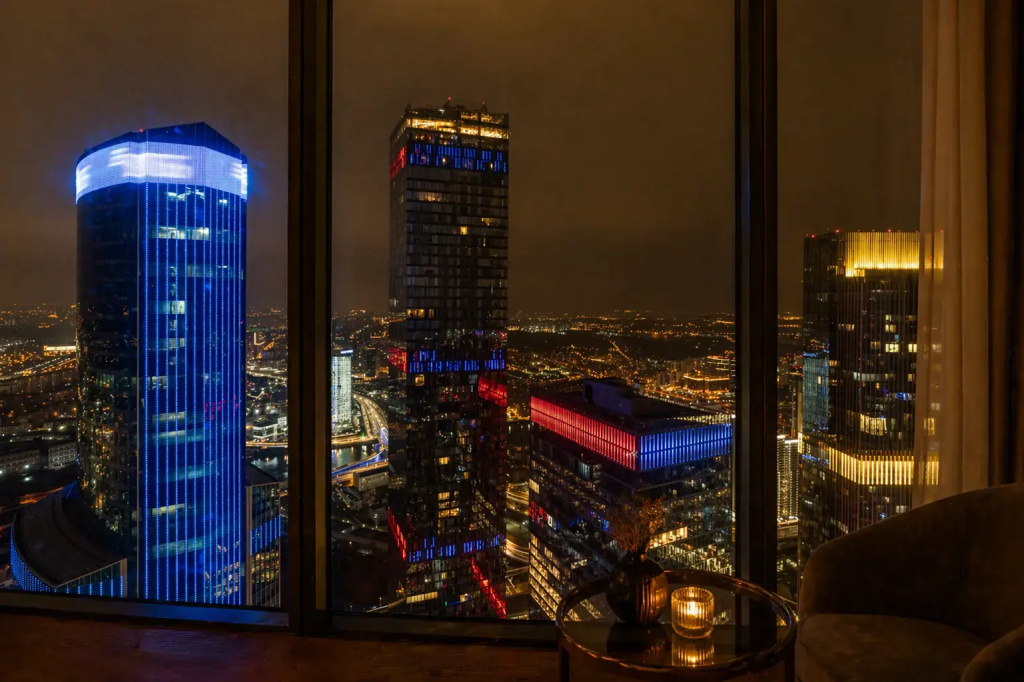 Апартаменты Sky City Moscow 75 этаж! Шикарный вид на МГУ, Парк Победы, Лужники, башни и город! Дизайнерский! Закатная стороны! — фото