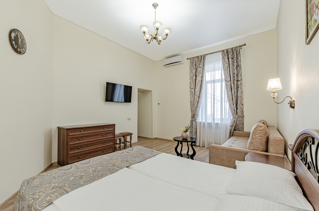 Nikolay Gogol Mini-Hotel Room Type - Quadruple Suite