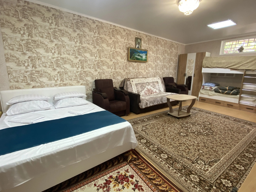 Четырёхместный семейный номер Superior с видом на внутренний двор в Holiday Home