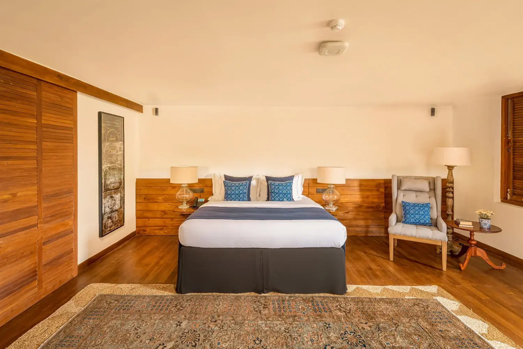 Double Suite with garden view (full double bed)