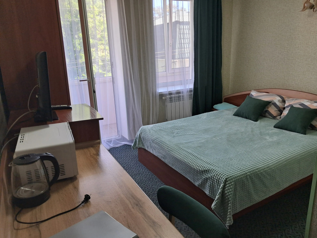 Standard Double room with balcony (full double bed)