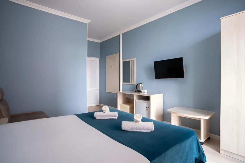 Standard Triple room with balcony and with mountain view