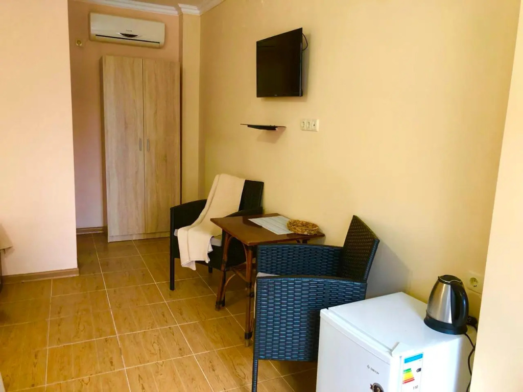 Четырёхместный номер Улучшенный (2 корпус) первый этаж в Морские истории